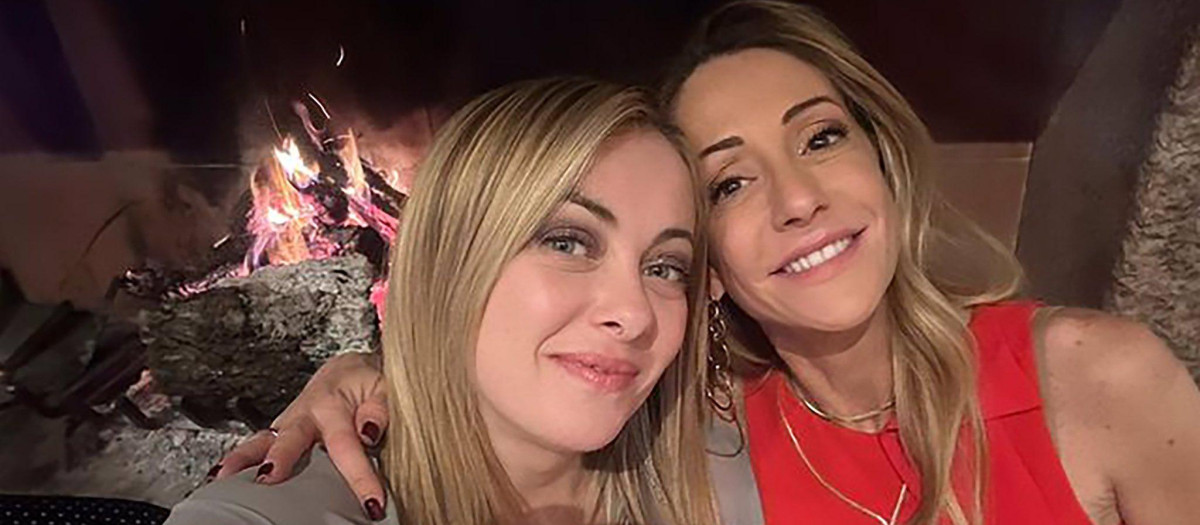 Georgia Meloni, primer ministro de Italia y su hermana Arianna,  secretaría política de Hermanos de Italia