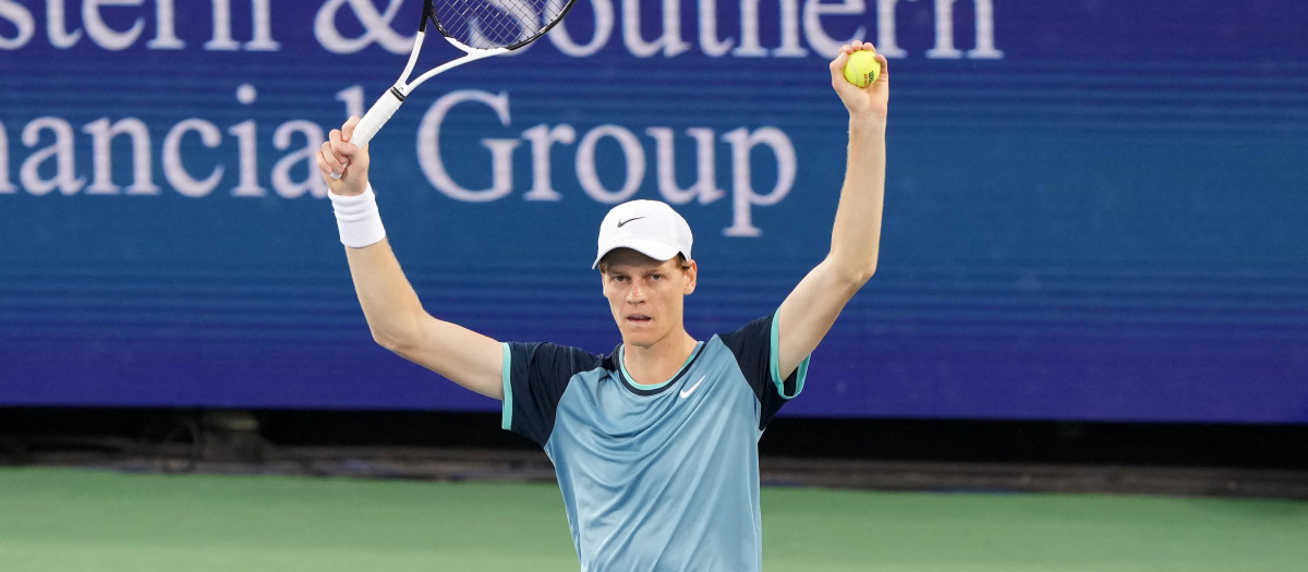 Jannik Sinner celebra su victoria en las semifinales del Masters 1.000 de Cincinnati