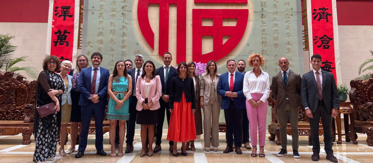 La comitiva socialista de viaje en China