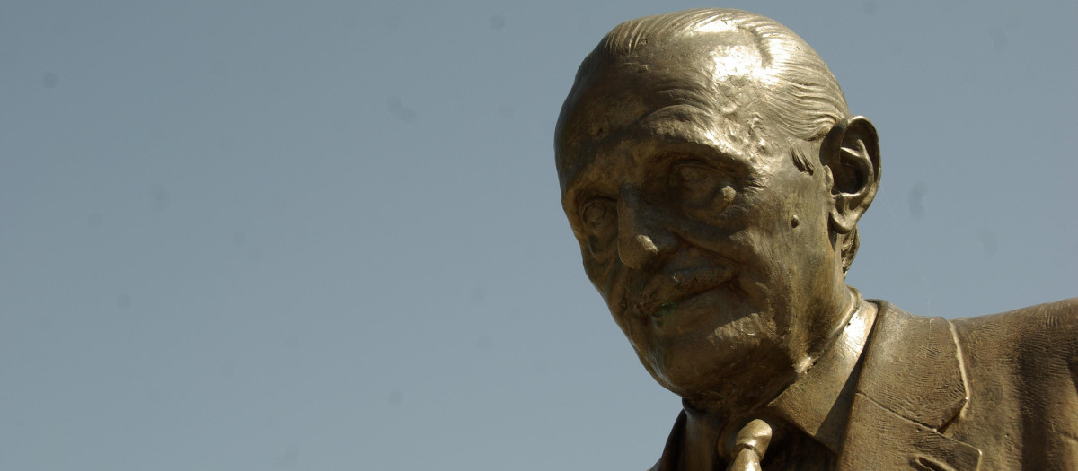 Estatua de Buero en Alcorcón (detalle)