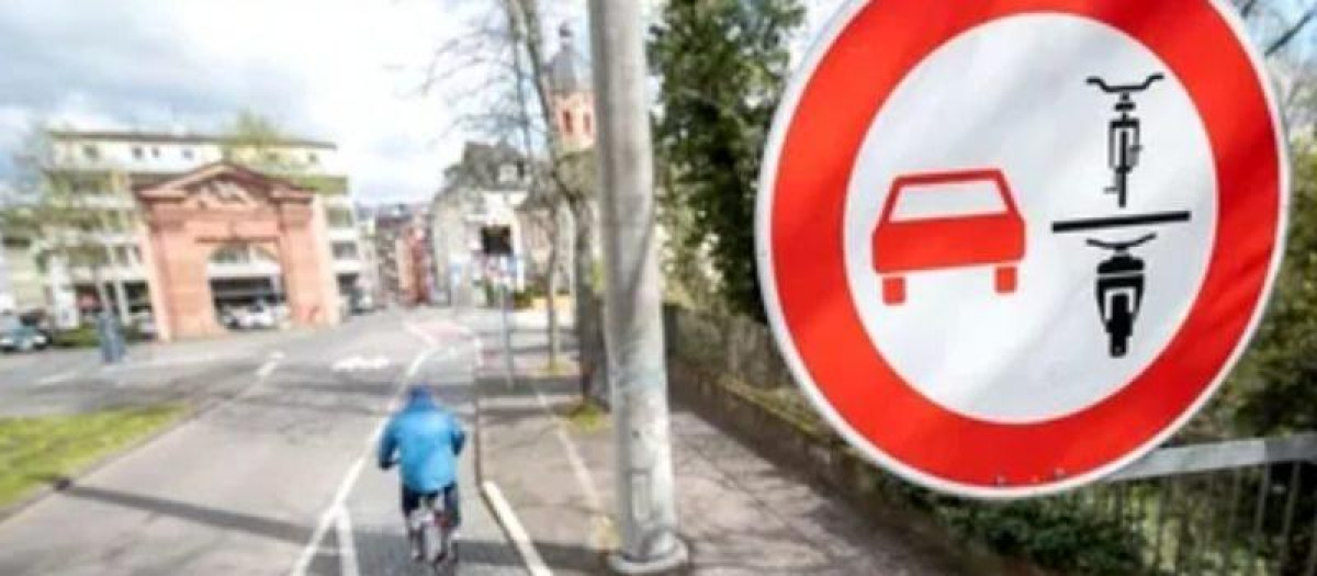 Esta es la nueva señal que prohíbe adelantar ciclistas