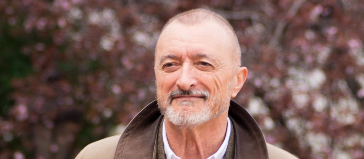El escritor Arturo Pérez Reverte