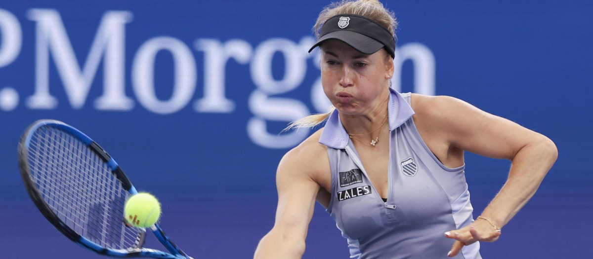La tenista de Kazajistán Yulia Putintseva durante un punto en el US Open