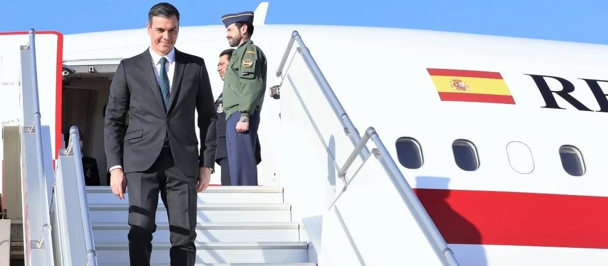 Pedro Sánchez en el Falcon