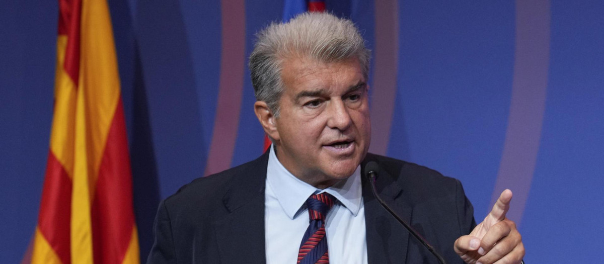 El presidente del FC Barcelona, Joan Laporta, durante la rueda de prensa ofrecida este martes para valorar el estado actual de la entidad