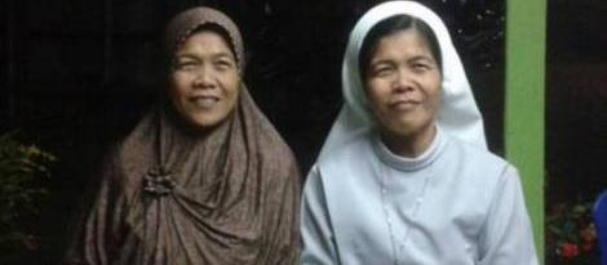Hermanas gemelas de Sumatra