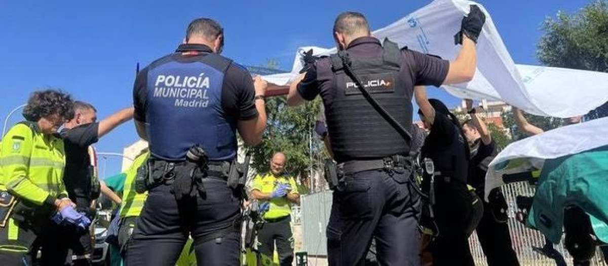 Agentes de la Policía Municipal en el lugar de los hechos