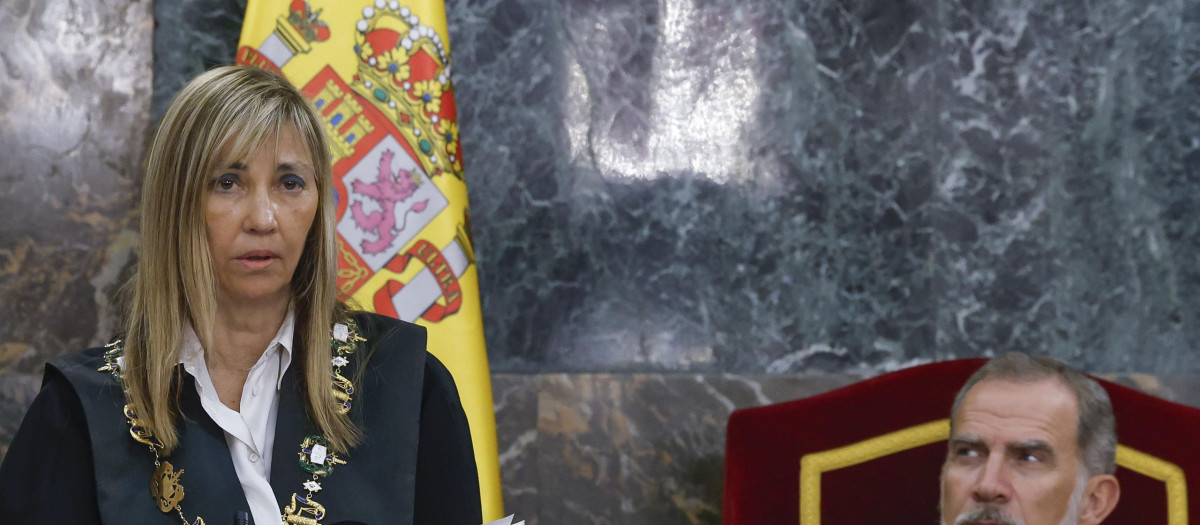Isabel Perelló y el Rey Felipe, en la apertura del año judicial