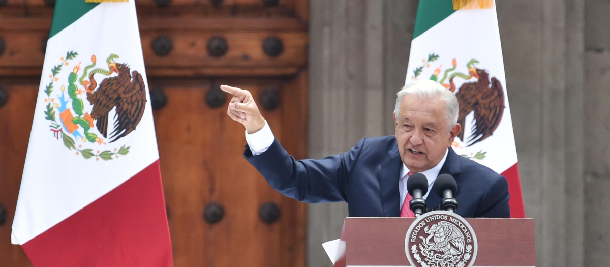 El presidente López Obrador durante la presentación de su último reporte gubernamental en el Zócalo de Ciudad de México