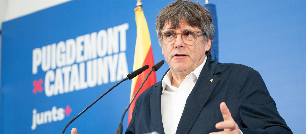 El candidato de Junts a la Generalitat de Catalunya, Carles Puigdemont, durante una rueda de prensa para valorar los resultados de las elecciones catalanas, a 13 de mayo de 2024, en Argelès (Francia). Durante la comparecencia, Puigdemont ha anunciado que ya ha abierto los primeros contactos con ERC y ha anunciado su intención de presentar su candidatura a la presidencia de la Generalitat en el debate de investidura. Junts obtuvo ayer, 12 de mayo, en las elecciones a la Generalitat de Catalunya, 35 escaños, tres más que en las pasadas elecciones autonómicas de 2021.
13 MAYO 2024;JUNTS;PUIGDEMONT;ARGELES;FRANCIA
Glòria Sánchez / Europa Press
(Foto de ARCHIVO)
13/5/2024