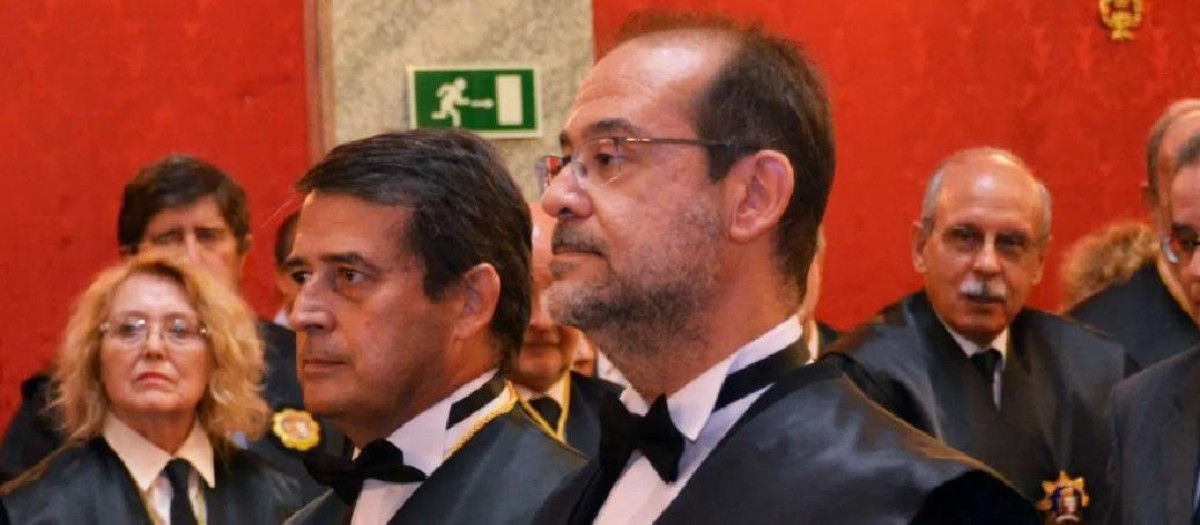 El magistrado del Supremo, Dimitry Berberoff (a la derecha de la imagen)