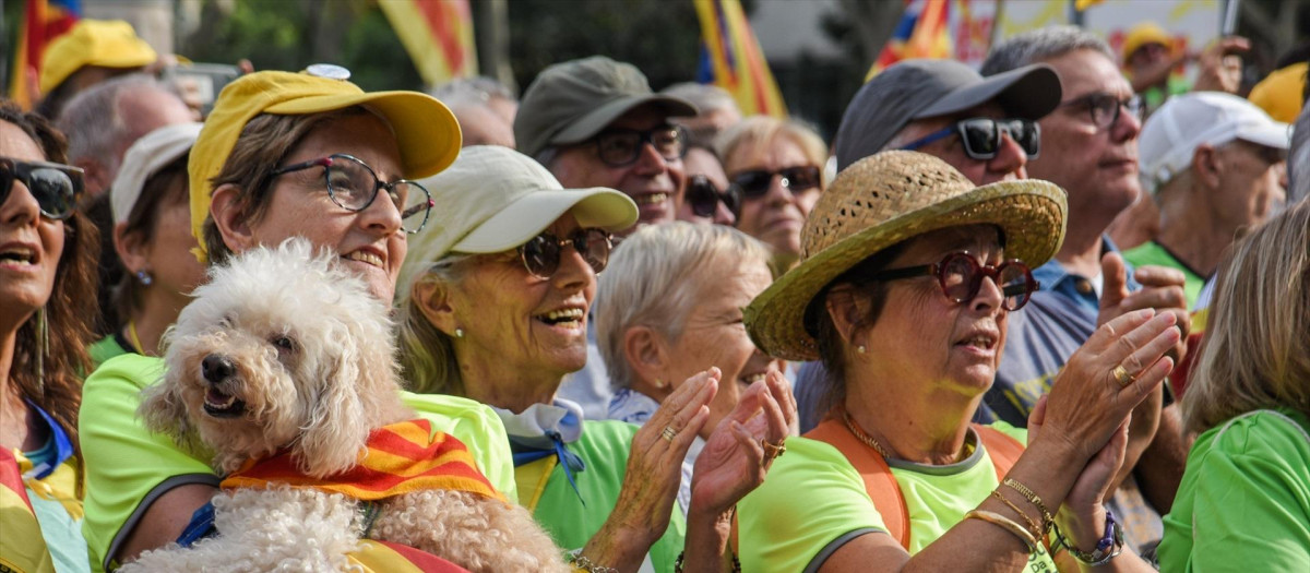 Decenas de personas durante la manifestación de ACN por la Diada, a 11 de septiembre de 2024, en Barcelona, Catalunya (España). Assemblea Nacional Catalana (ANC), Òmnium Cultural, Associació de Municipis per la Independència (AMI), Consell de la República, La Intersindical, CIEMEN y CDR, entidades organizadoras de las manifestaciones de la Diada de Catalunya, han instado a la "movilización multitudinaria" en el primer 11 de septiembre sin un presidente independentista al frente de la Generalitat desde hace 12 años.
Alberto Paredes / Europa Press
11 SEPTIEMBRE 2024;DIADA;11S;CATALUÑA;ESTELADA;
11/9/2024