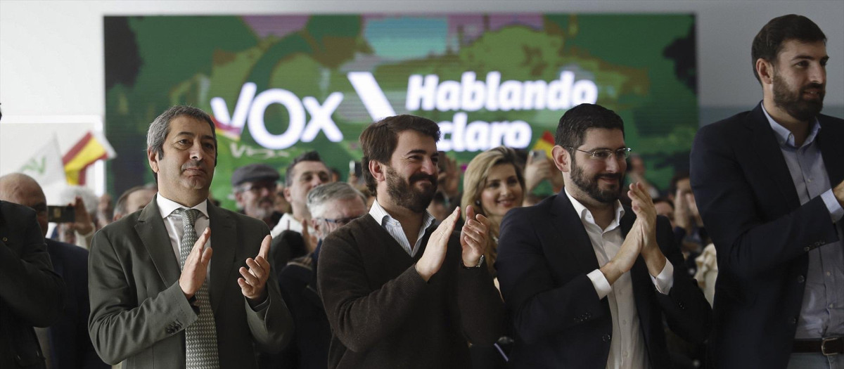 Los ex vicepresidentes autonómicos Vicente Barrera, Juan García-Gallardo, Alejandro Nolasco y José Ángel Antelo