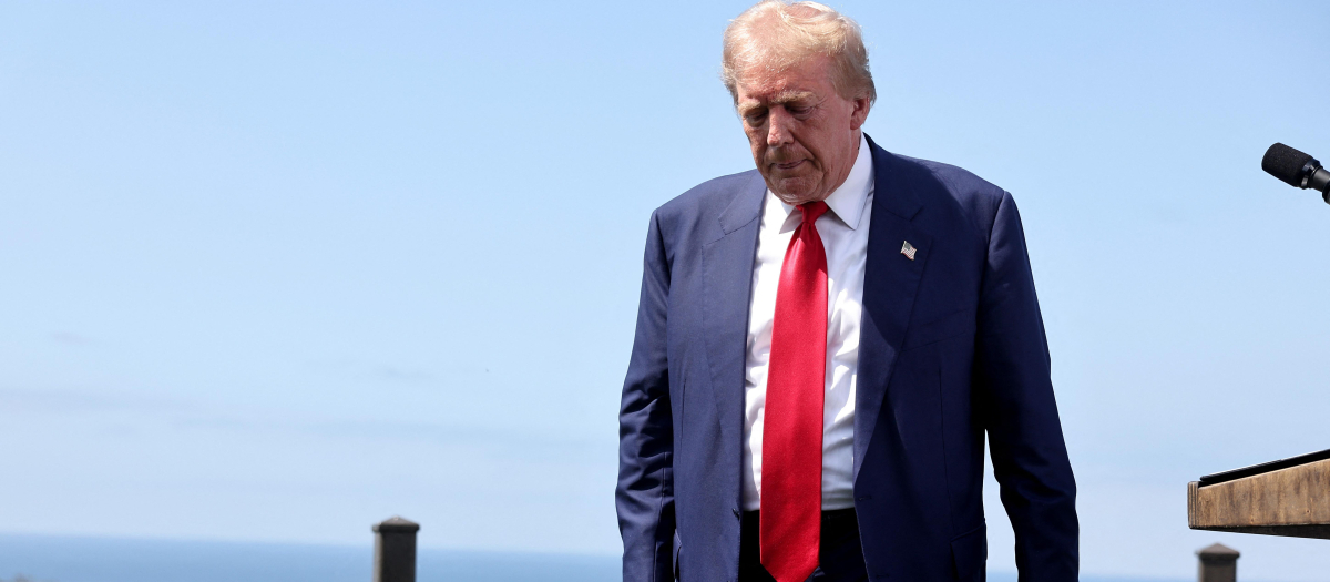 Donald Trump durante una conferencia de prensa en un Club de Golf en Los Ángeles