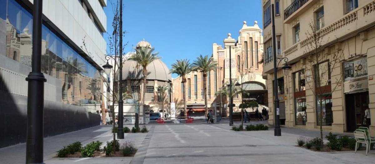 Avenida Constitución de Alicante, peatonalizada por el plan de bajas emisiones