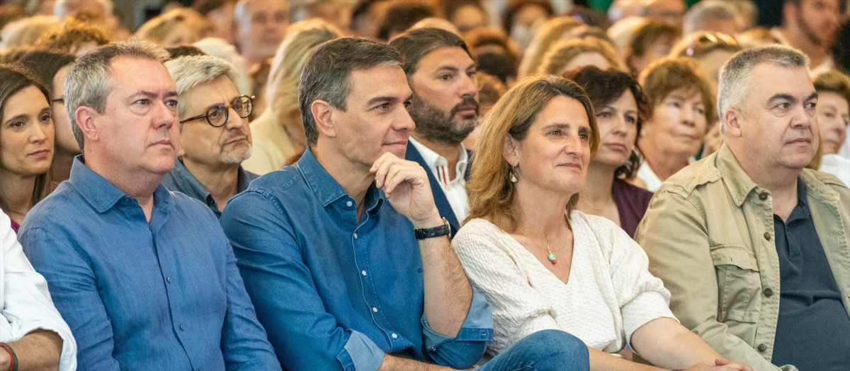 Pedro Sánchez y Teresa Ribera, en un mitin del PSOE para las europeas
