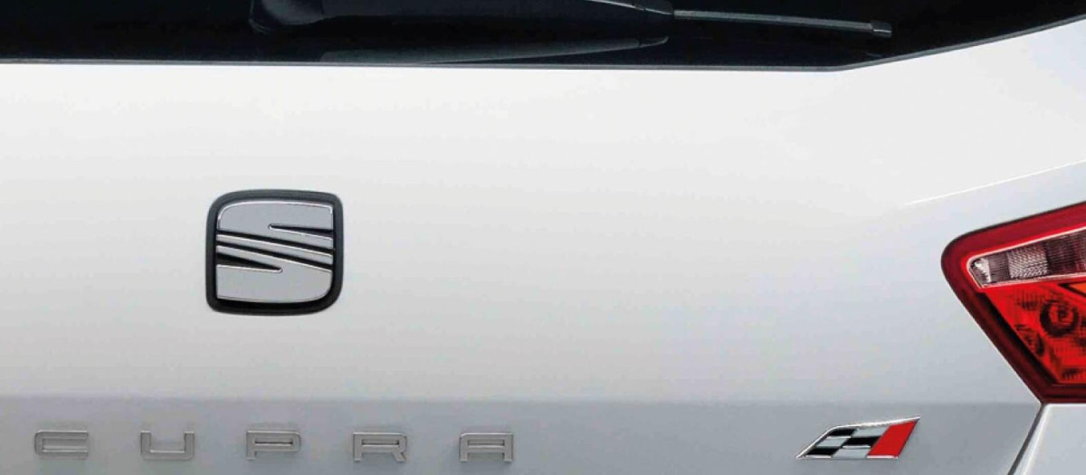 Los logos traseros ocultan funciones muy útiles en ocasiones