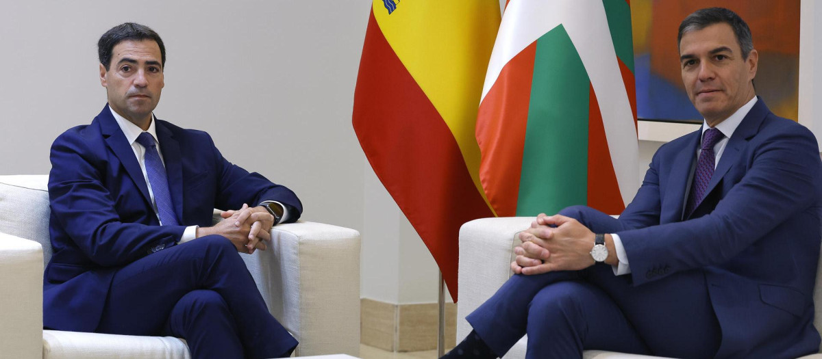 El jefe del Ejecutivo, Pedro Sánchez, recibe este viernes en la Moncloa al lehendakari, Imanol Pradales