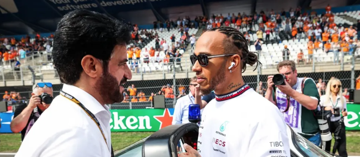 Mohammed Ben Sulayem y Lewis Hamilton, en una imagen de esta temporada