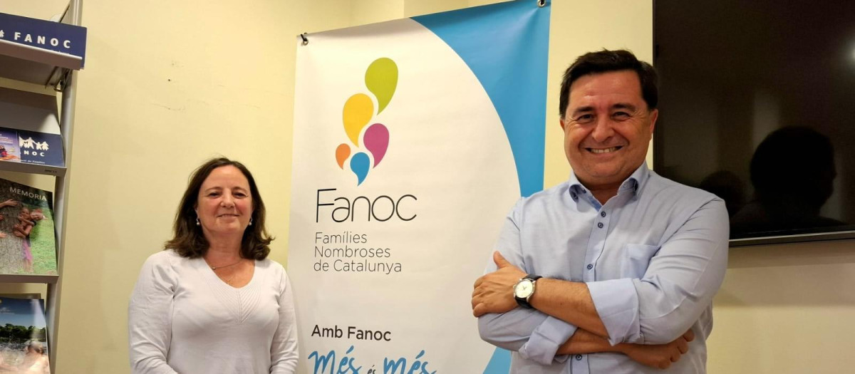 Emilia Tarifa y Raúl Sánchez, en la sede de FANOC, en Barcelona