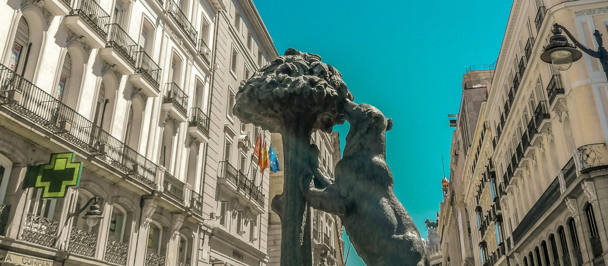 Estatua del oso y el madroño, en Madrid