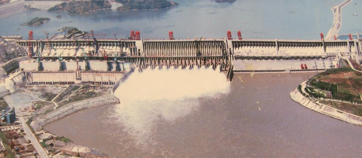 La presa de las Tres Gargantas, durante su construcción