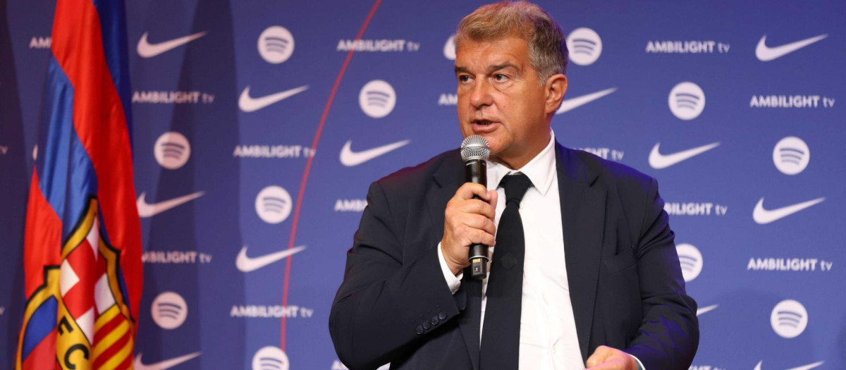 Joan Laporta ha visto como los grupos de la oposición han presentado una moción de confianza para sacarle de la presidencia