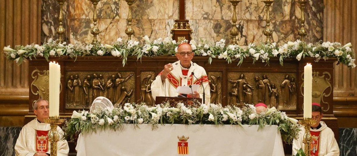 El arzobispo de Barcelona, el cardenal Juan José Omella, preside la misa de la Mercè, en la Basílica de la Mercè, a 24 de septiembre de 2024, en Barcelona, Cataluña (España). La misa se celebra como parte de las celebraciones de las Fiestas de la Mercè, fiesta mayor de Barcelona. Hoy, 24 de septiembre, se celebra el día de la Virgen de la Merced, patrona de Barcelona. La fiesta dura cerca de una semana y tiene lugar en diversos espacios públicos de la ciudad.

Kike Rincón / Europa Press
24/9/2024