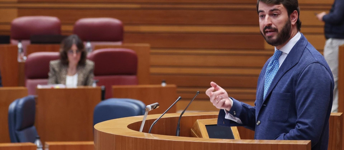 El diputado de Vox en las Cortes de Castilla y León, Juan García-Gallardo, en una sesión plenaria