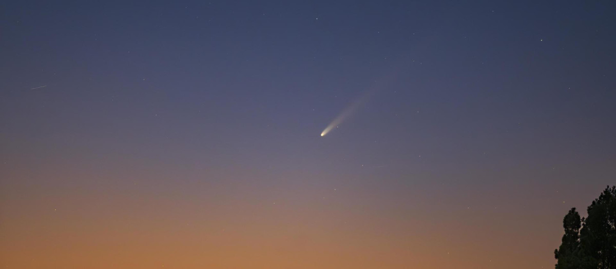 El cometa C/2023 A3 (Tsuchinshan-ATLAS), visto desde Los Llanos del Salado (Gran Canaria) en la madrugada de este miércoles