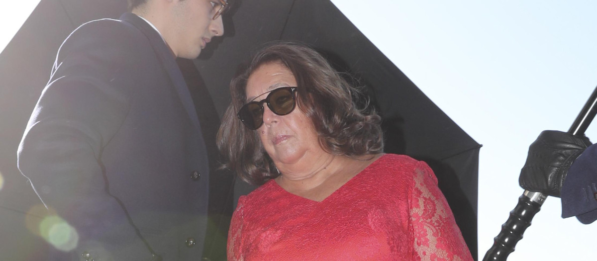 Dolores Ortega, a su llegada a la boda de su sobrina Marta con Carlos Torretta