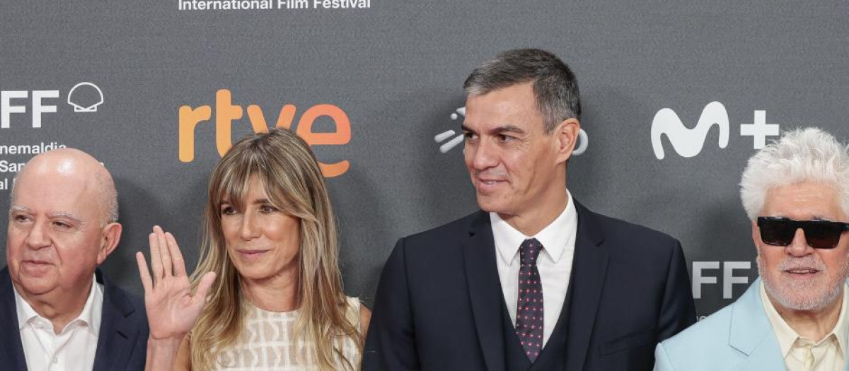 Este martes, la Audiencia Provincial de Madrid ha emitido un auto en el que avala que el magistrado Juan Carlos Peinado, que investiga a Begoña Gómez, pueda continuar con el ‘caso Software’ en paralelo a la causa principal. En este caso, en el que también está implicada la Complutense, hay expertos que consideran que Begoña Gómez habría incurrido en un delito de apropiación indebida
