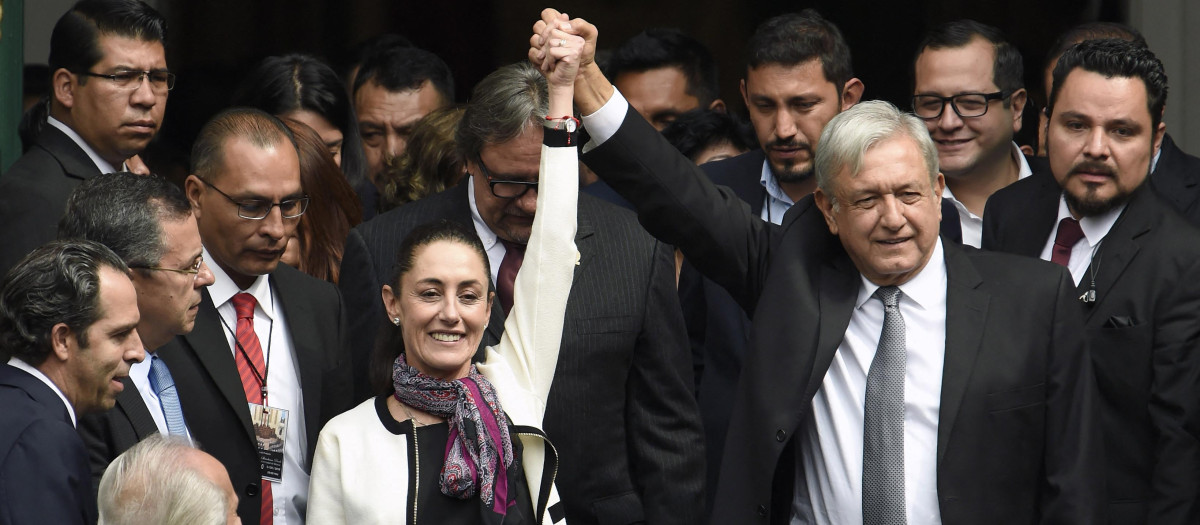 Sheinbaum y López Obrador el día de la toma del presidente de México
