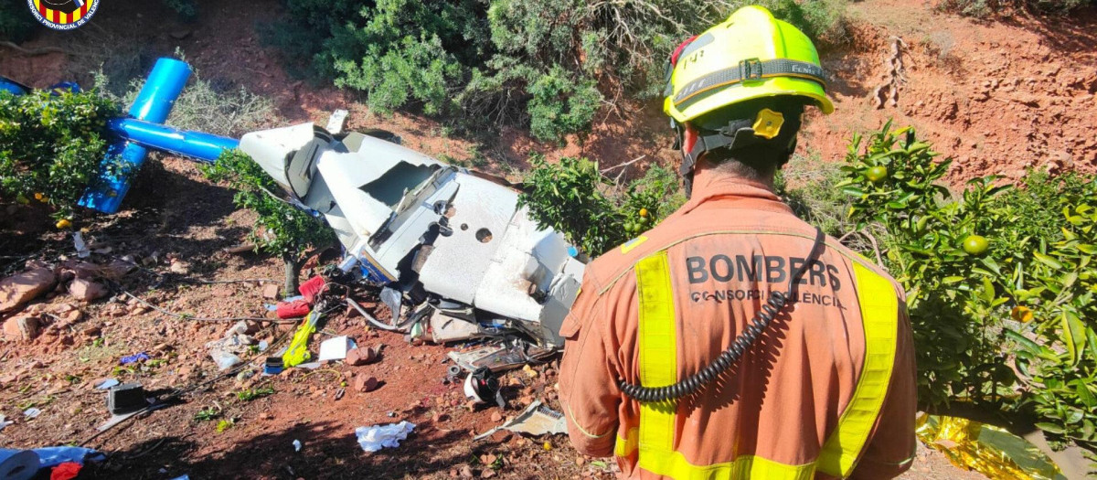 Imagen del accidente de helicóptero con tres muertos en Puzol, Valencia