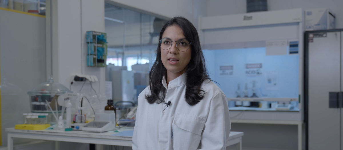 Yarivith González, en el laboratorio