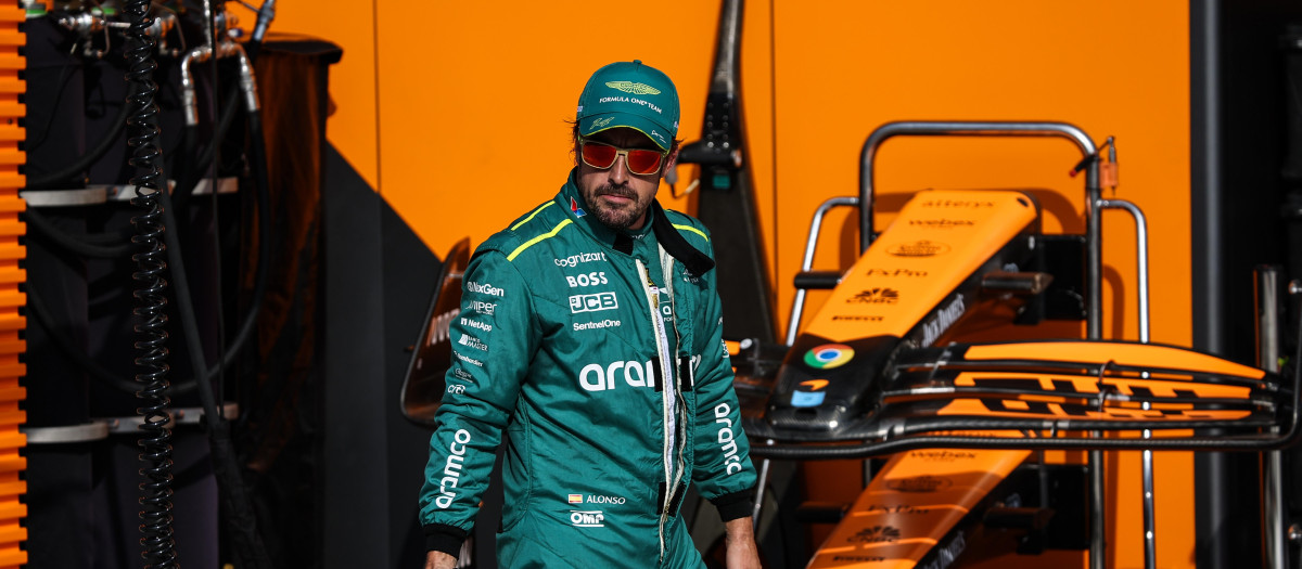 Fernando Alonso en el Paddock del Circuito de Spa