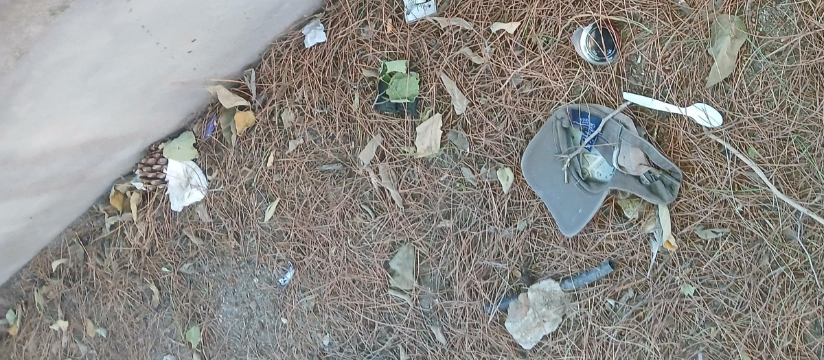 Basura en el cementerio de La Florida