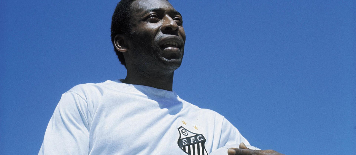 Edson Arantes Do Nascimento Pelé es otro de los que volvió al fútbol. El delantero brasileño colgó las botas en 1972 pero dos años más tarde volvió para ayudar al Santos con el descenso