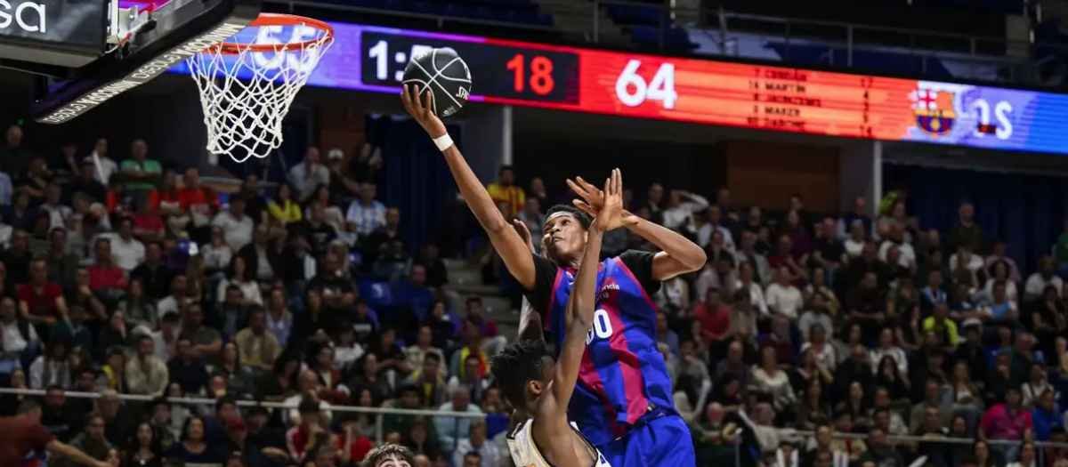 Mohamed Dabone, durante un partido de categorías inferiores entre Barcelona y Real Madrid