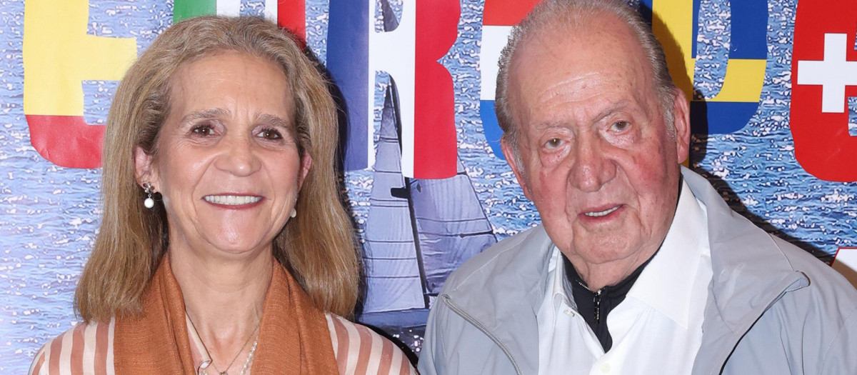 Don Juan Carlos con su hija Doña Elena, el pasado fin de semana en Sangenjo