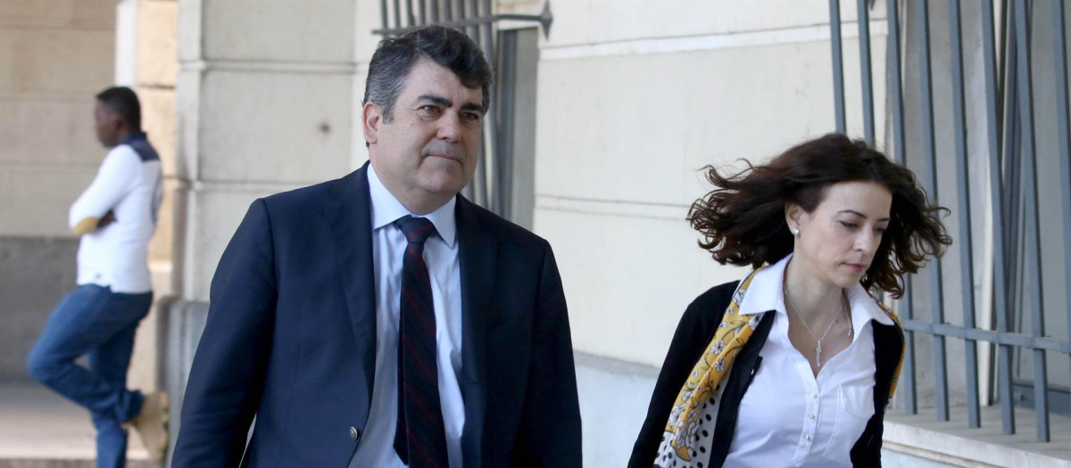 Luis García Navarro y Lourdes Fuster, abogados del PP andaluz en el caso ERE, en una foto de archivo