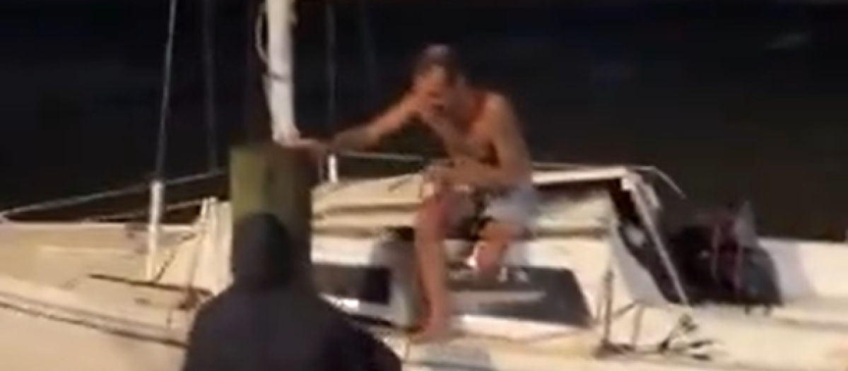 El Teniente Dan en su barco
