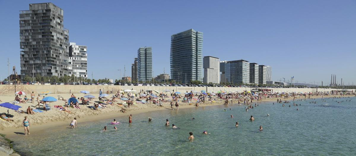 Vista de la playa de Llevant de Barcelona, en una imagen de archivo