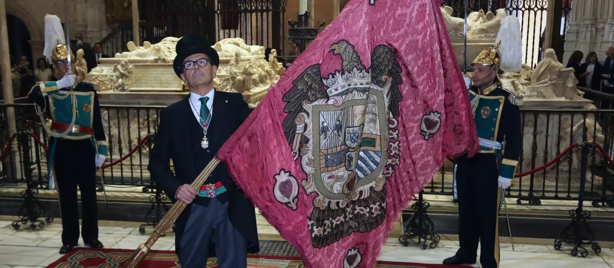 La tremola del Pendón Real en la Capilla de la Catedral de Granada