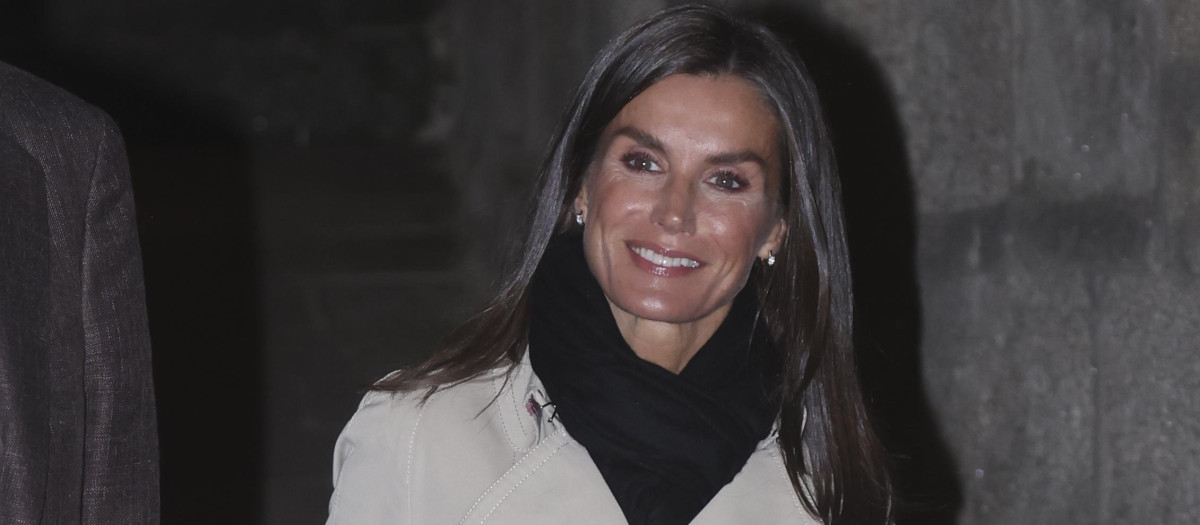Reina Letizia gabardina