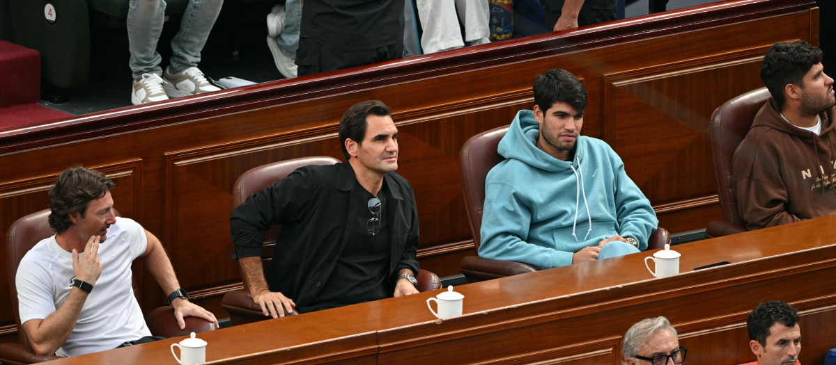Roger Federer y Carlos Alcaraz, juntos en Shanghái