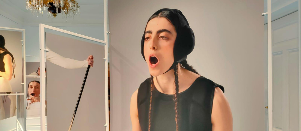 Una de las fotografías de la exposición woke 'Las hijas de Minerva' en el Museo del Romanticismo