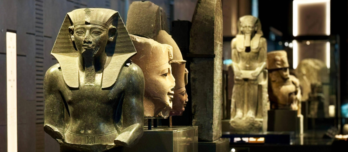 Gran exposición del Museo Egipcio en Giza, Egipto