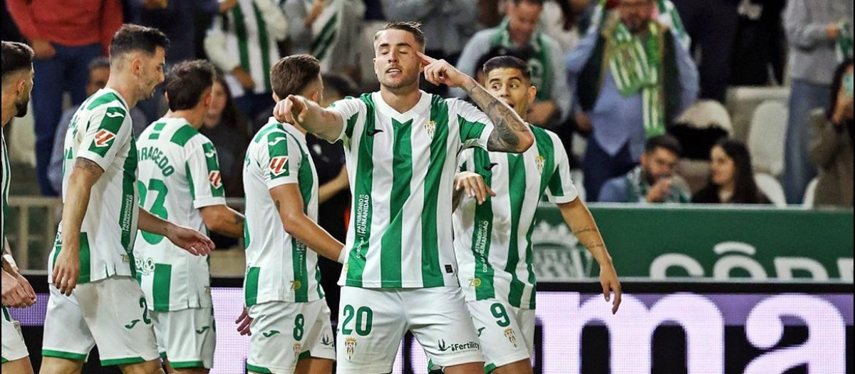 Antonio Casas celebra el 1-0 frente al Cartagena