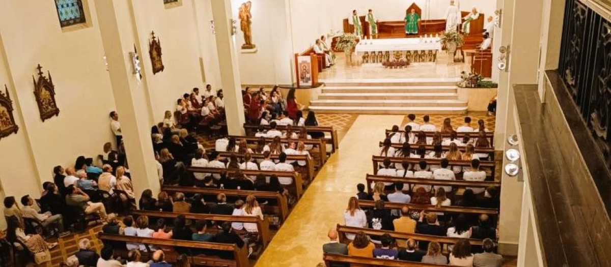 La misa de clausura la celebró el arzobispo de Oviedo, monseñor Jesús Sanz